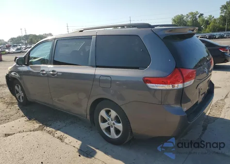 2013 Toyota Sienna Le from USA, damaged, VIN 5TDKK3DC2DS300862